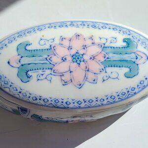 Vintage Chinese Chinoiseries Ceramic Oval Inkwell Box Hand Painted Floral Motifs